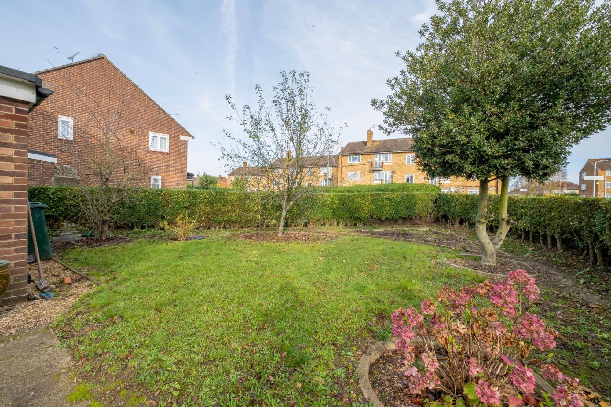 Northolt  Kings House Apartment Hayes, West London Apt A מראה חיצוני תמונה