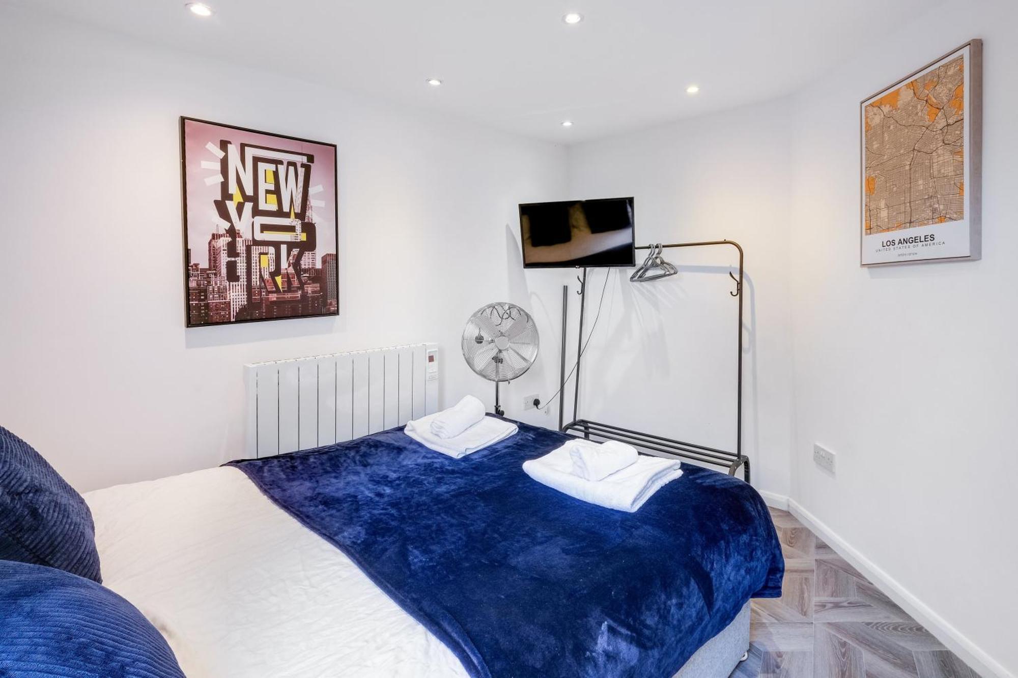 Northolt  Kings House Apartment Hayes, West London Apt A מראה חיצוני תמונה