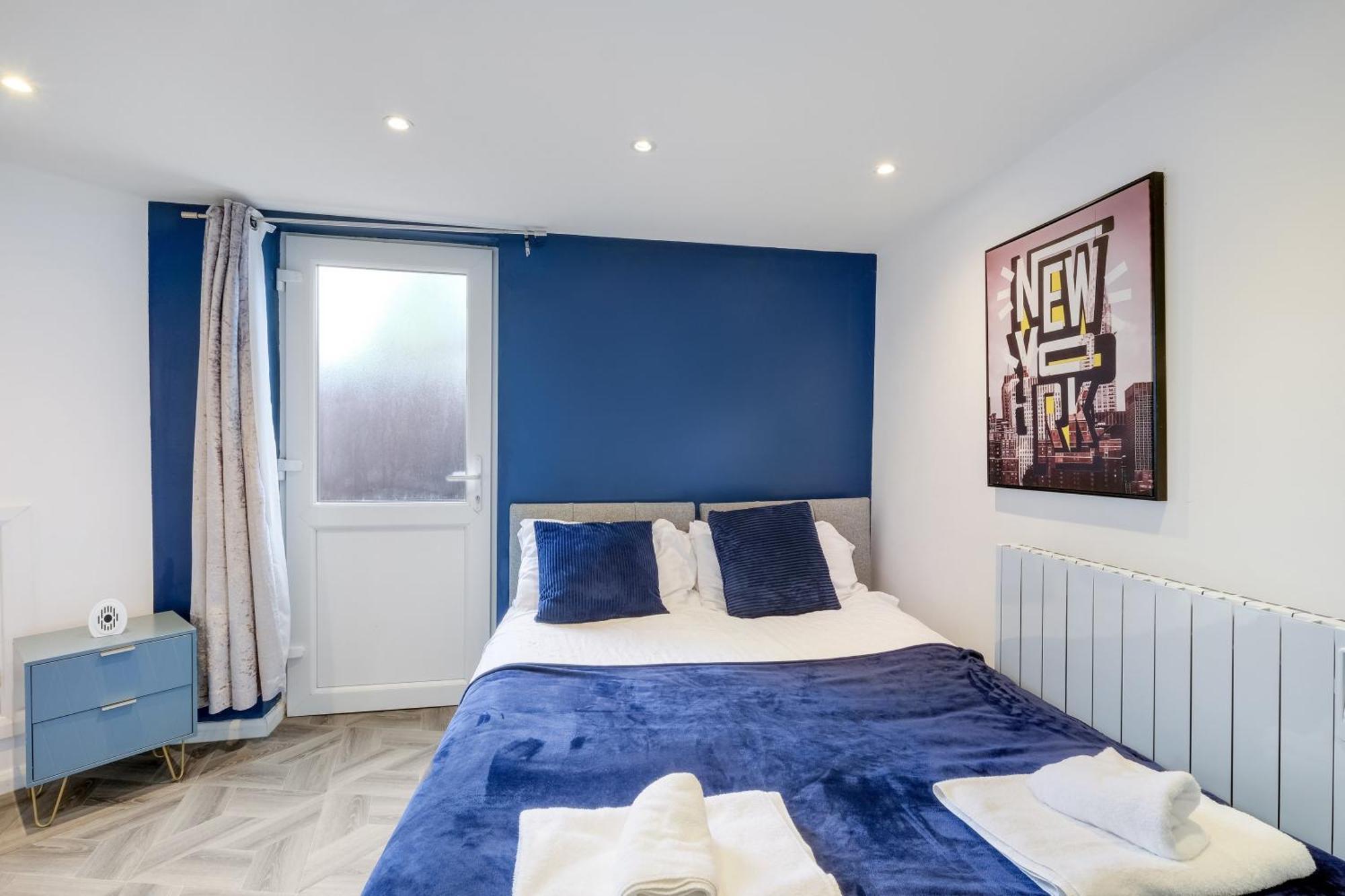Northolt  Kings House Apartment Hayes, West London Apt A מראה חיצוני תמונה