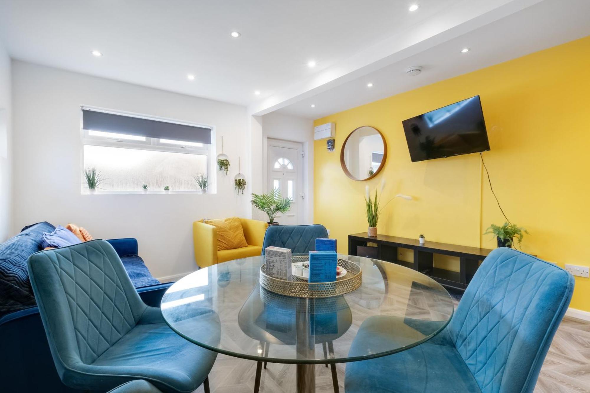 Northolt  Kings House Apartment Hayes, West London Apt A מראה חיצוני תמונה